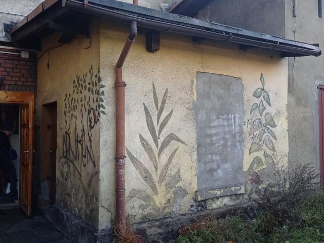 Lokal do remontu 12,4 m² z dużym potencjałem inwestycyjnym