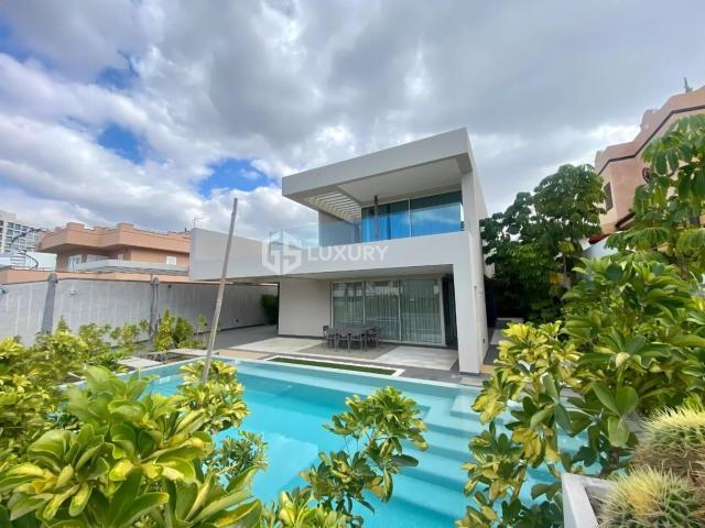 Gs Luxury presenta en exclusiva una villa de diseño minimali. 254m² Arona