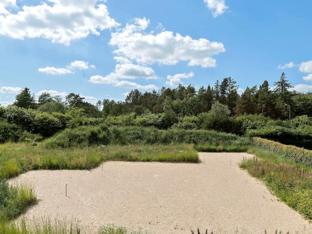 Grøftekanten 9, Hou