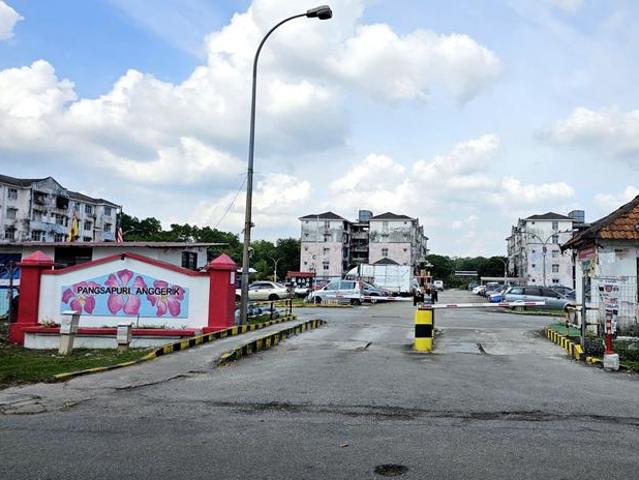 Ground Corner Lot Pangsapuri Anggerik Taman Putra Perdana Puchong