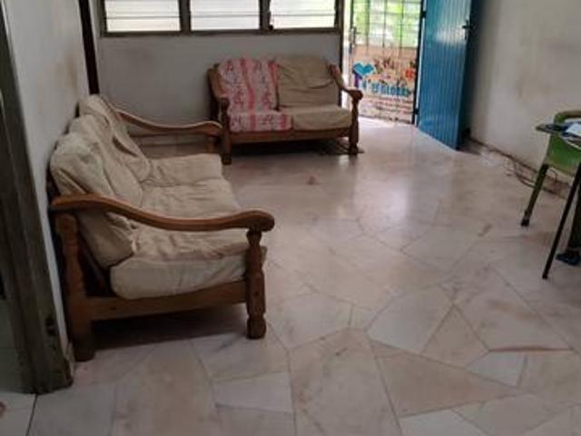GROUND FLOOR 3ROOMS CLUSTER HOUSE Lorong Semarak Api PRenovated