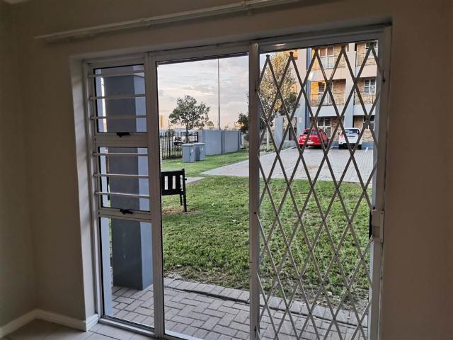 Ground floor 2 Bedroom Apartment in Kraaifontein Central