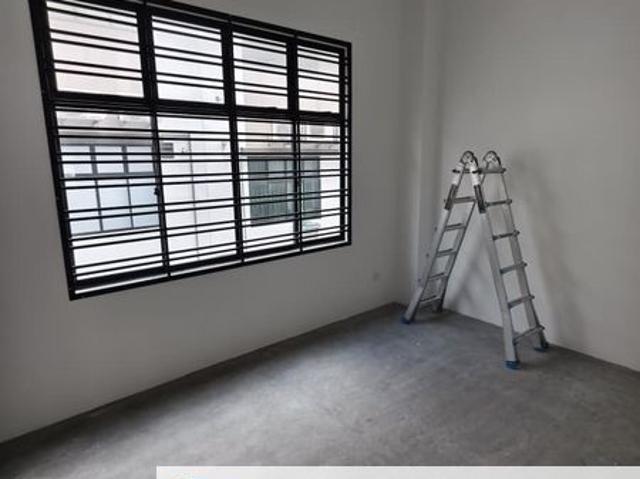 Ground Floor Commercial Shoplot @ Pelangi Indah, Jalan Cantik Facing Main Road, Hot Area