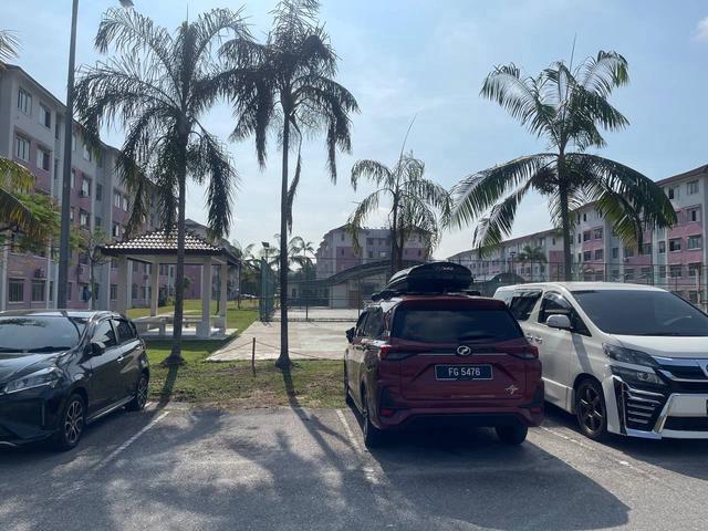 GROUND FLOOR CORNER UNIT Megah Villa Apartment