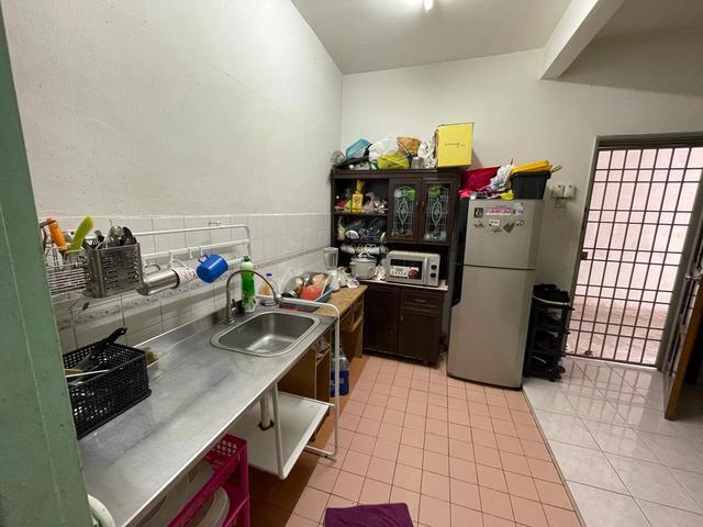 Ground floor Corner Waja Apartment at Tmn Tun Perak Cheras For Sale
