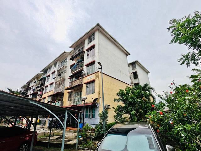 GROUND FLOOR Apartment Desa Putra Taman Batu Caves Well Maintained