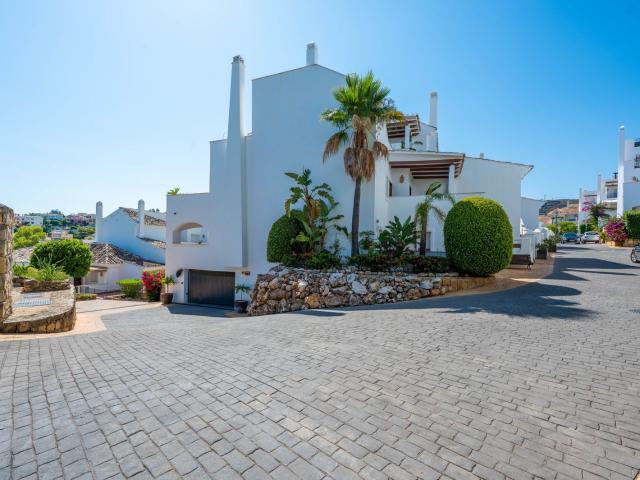 Ground Floor Apartment in Nueva Andalucía