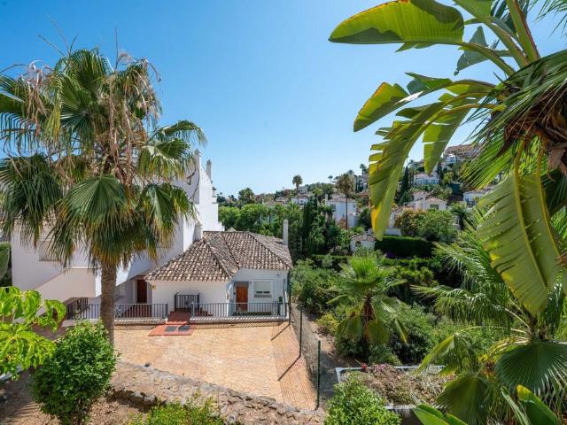 Ground Floor Apartment in Nueva Andalucía