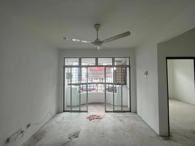 GROUND FLOOR Apartment Kiambang Taman Putra Perdana Puchong FOR SALE