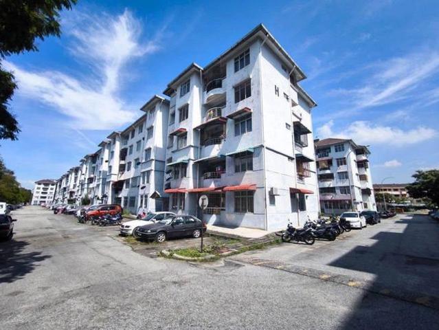 GROUND FLOOR Apartment Kiambang Taman Putra Perdana Puchong FOR SALE