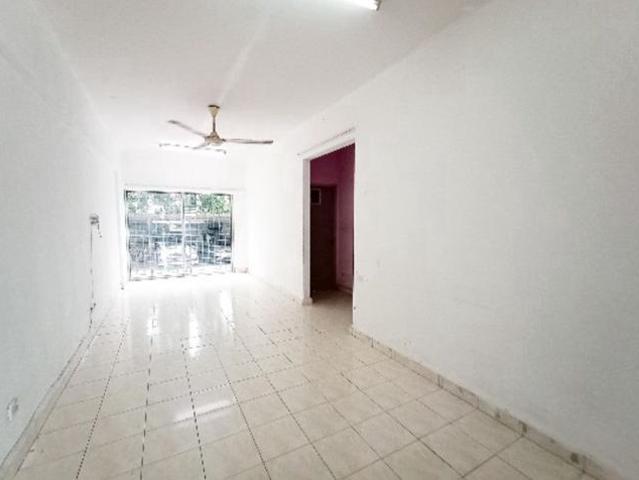 GROUND FLOOR Apartment Puchong Permata 2 Taman Puchong Permai Puchong