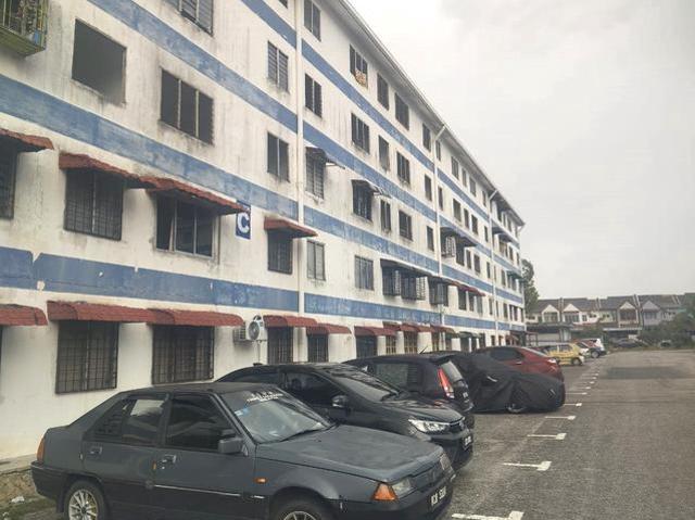 Ground Floor Apartment Seri Semarak Bukit Beruntung