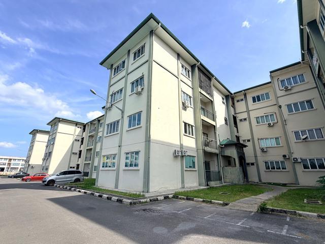 GROUND FLOOR Apartment UNI SQUARE