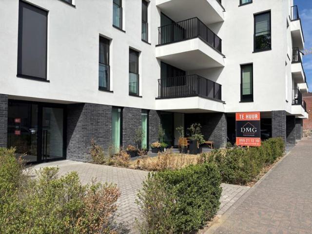 Ground floor apartment with parking, terrace, and garden!