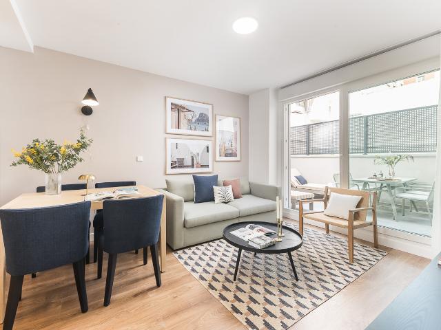 Ground floor apartment with terrace in Calle Alcala