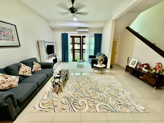 GROUND FLOOR Avenue 2 Lake Valley Bandar Tun Hussein Onn Townhouse