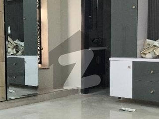 Ground Floor Good Location Gulberg 3 Sailant Office K Liya Ideal