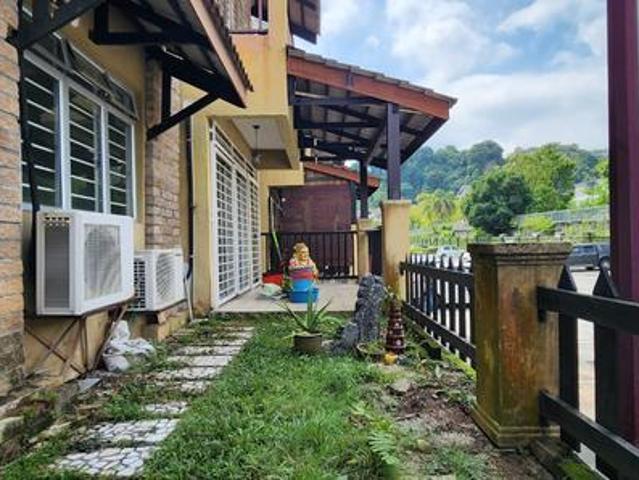 Ground Floor DRimba with verandah come with 2 side by side car park