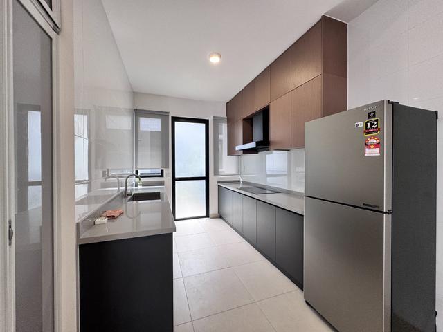 Ground floor Ember Eco Ardence Town House Setia Alam Brand New