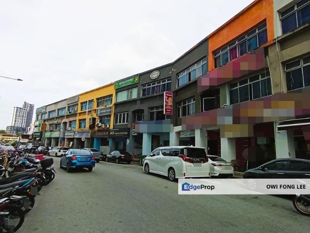Ground Floor for Rent at Opposite Bukit Jambul Complex | High Traffic Flow