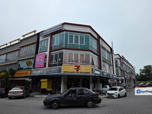 3 Storey For Rent & @ Desa Cempaka Nilai