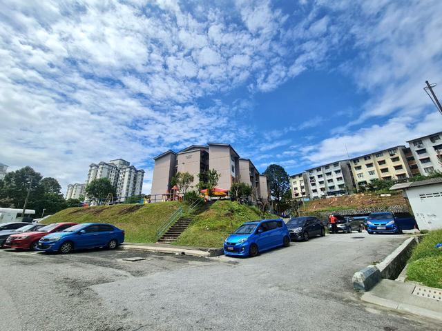 GROUND FLOOR Flat Kelumpuk Teratai AU3 Setiawangsa Keramat KL