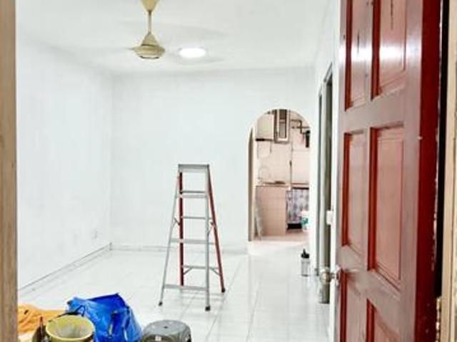 Ground floor Flat Puchong PermaiPuchong For Sale