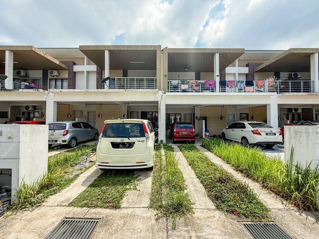 GROUND FLOOR FREEHOLD Townhouse Villa Kesuma Semenyih