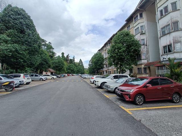 Ground Floor Impian Apartment Damansara Damai Petaling Jaya