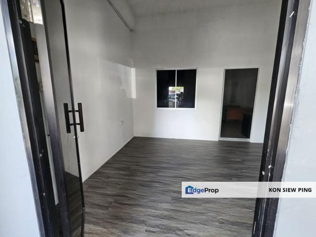 Ground Floor Intermediate / Office For Rent! Located at Stutong