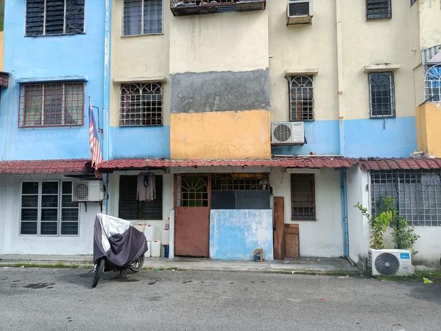 GROUND FLOOR MURAH Flat PKNS Seksyen 20 Shah Alam