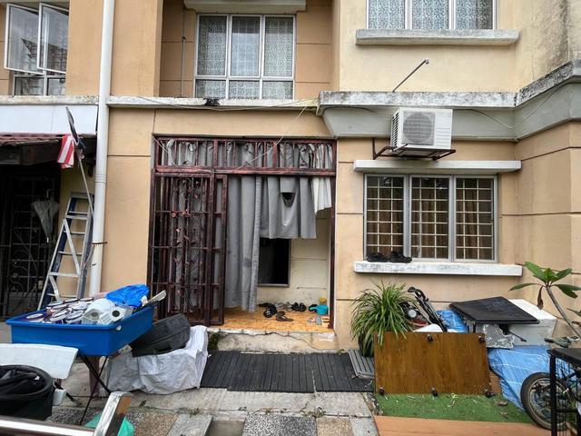 GROUND FLOOR Murah Pangsapuri Cendana Taman Bukit Subang FOR SALE