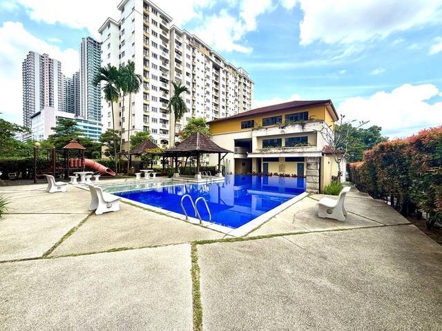 GROUND FLOOR MURAH Villa Pavilion Condominium Bukit Serdang for Sale