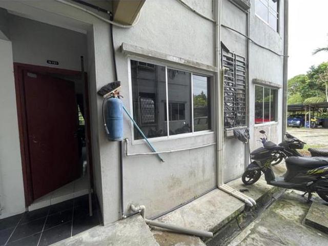 Ground floor Sepakat jaya flat demak laut near emart express renovated