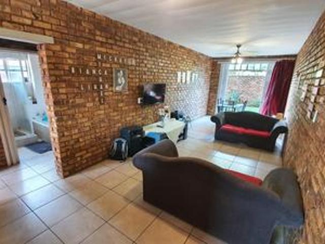 ground floor simplex flat close to n.