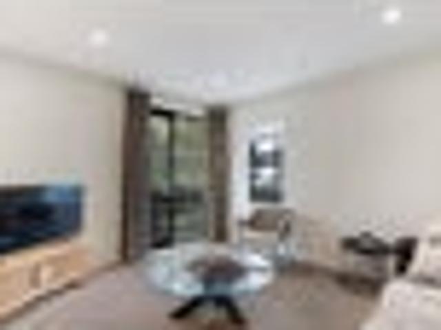 GROUND FLOOR SPACIOUS CORNER UNIT