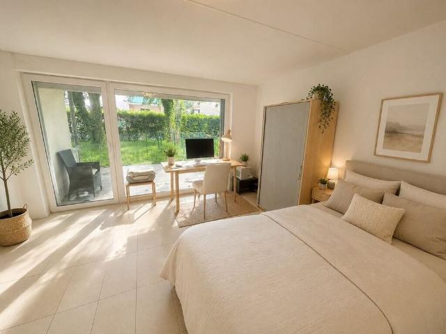 Ground floor studio with terrace
