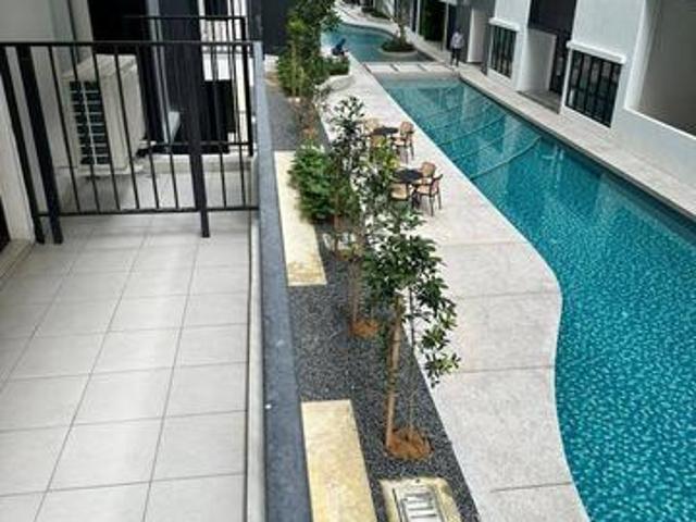 Ground Floor Parking Huni Residence Setia Alam Partial Furnished Rent