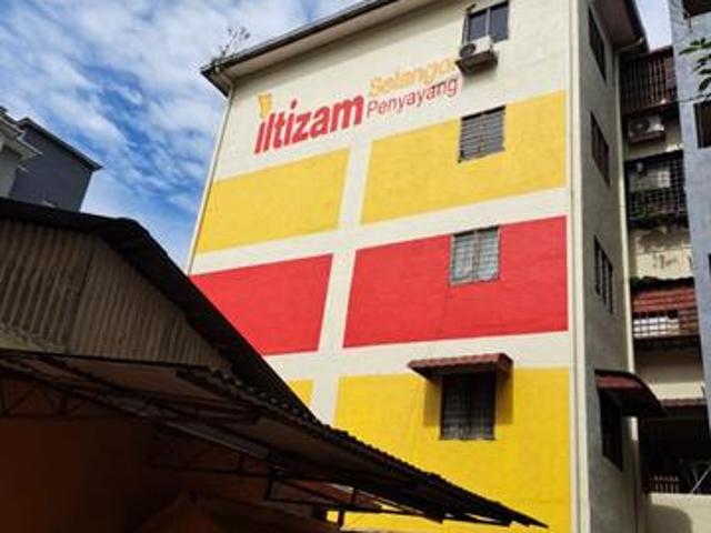 Ground floor Pelangi Indah flat near Klang Parade