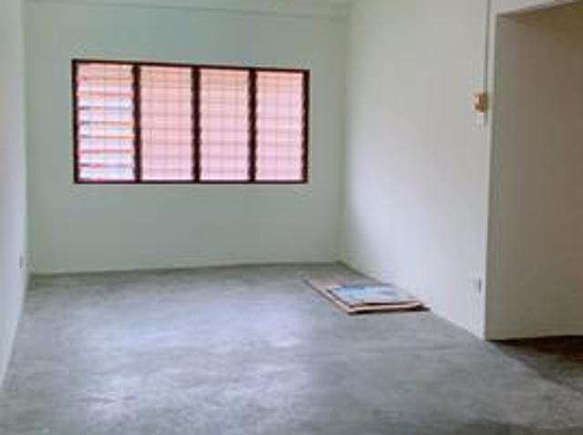 Ground floor PUTRA PERMAI BLOK A Equine Serdang Seri Kembangan