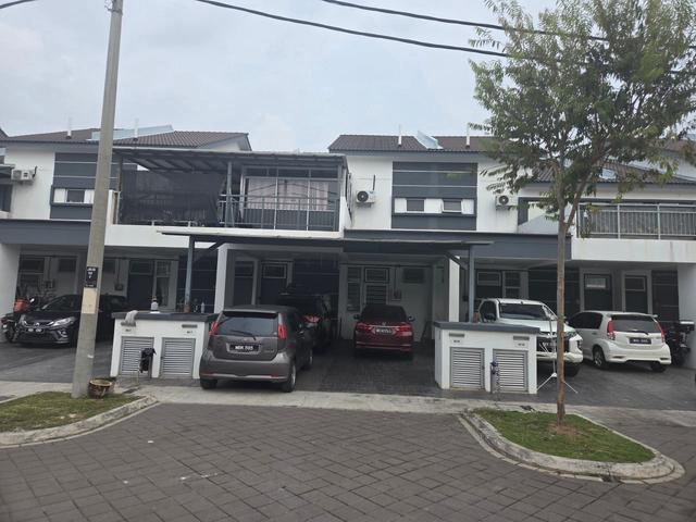 GROUND FLOOR RENOVATED Townhouse KITA Bayu Cybersouth Dengkil