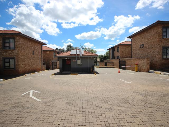 Ground Floor Rental with Private Garden