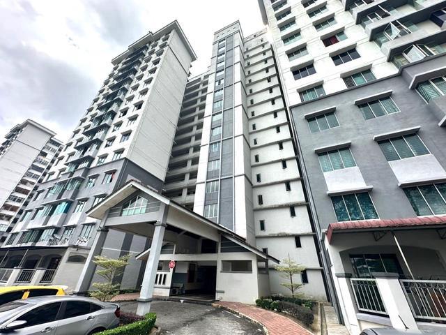 Ground Floor wBig Balcony 3 Beds Apartment Nusa Perdana Gelang Patah