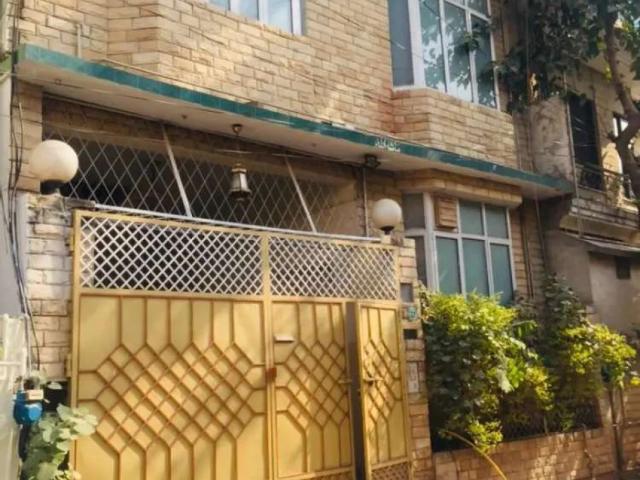 Ground floor with all facilities in near I8markaz Islamabad I 8 ID 39875