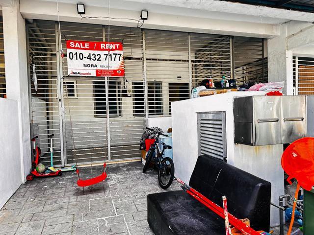 Ground Floor Town House Mansion 88 Taman Seri Segar Semenyih for Sale
