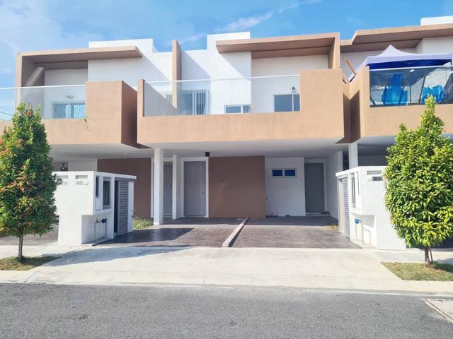 Ground Floor Townhouse Casa Bluebell