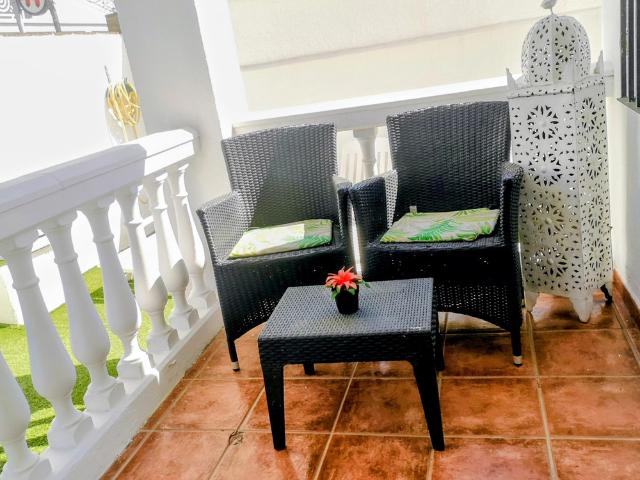 GROUND FLOOR TOWNHOUSE WITH PRIVATE GARDEN