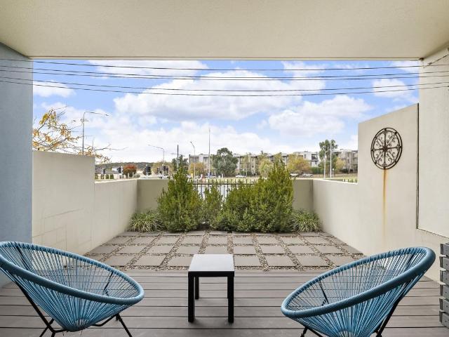 Ground Floor Unit With Large Sunny Courtyard