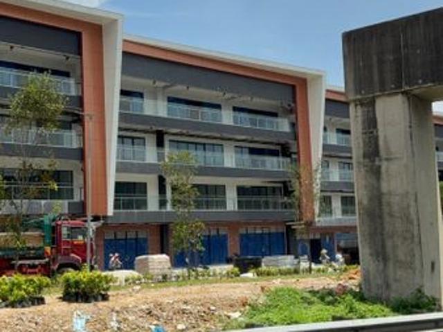 Ground Floor Shop Unit @ Skyloft Avenue for Rent
