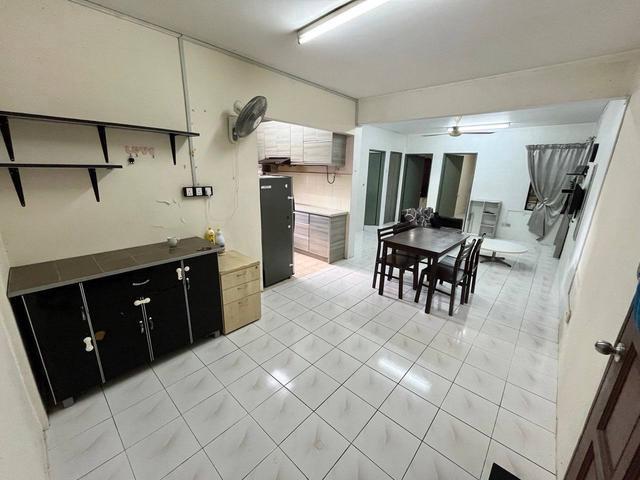 Ground Floor UnitSAUJANA APARTMENT Damansara Damai